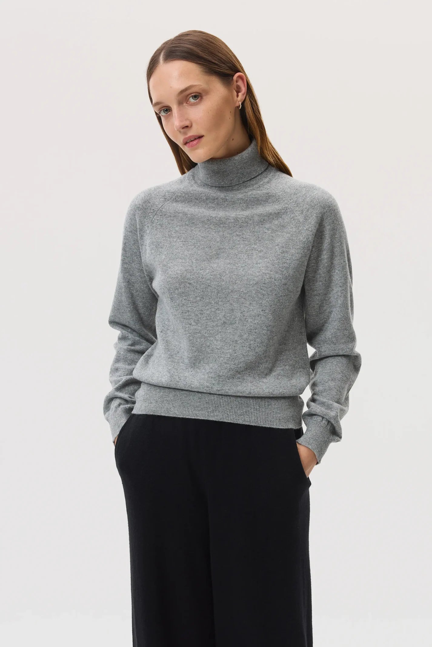 Classic Cashmere Roll Neck