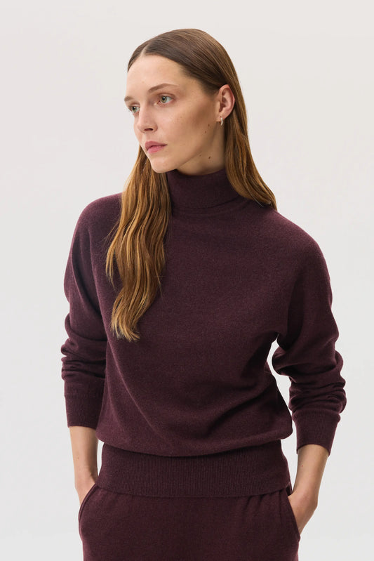 Classic Cashmere Roll Neck