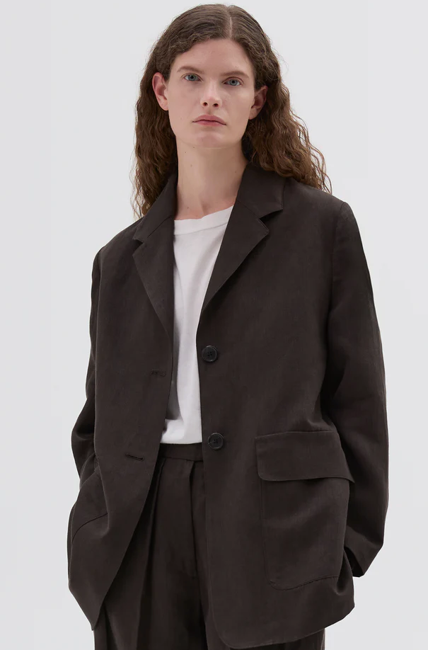 Margaret Howell - PATCH POCKET BLAZER COMPACT LINEN DARK BROWN
