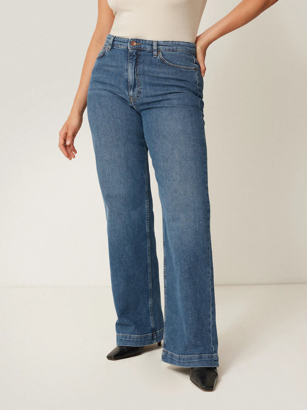 Balfour Long Wide Leg Jean